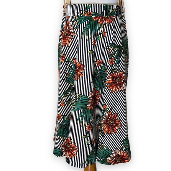 Faith and Joy skirt, size XS - Picture 2 of 5